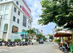 MẶT TIỀN ĐƯỜNG KHU CƯ XÁ NGÂN HÀNG - QUẬN 7 - VỊ TRÍ VIP HIẾM NHÀ BÁN - GẤP BÁN GIẢM CÒN 12,9 TỶ TL.