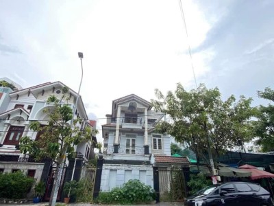 Bán nhà MT Đường số 32, Q Bình Tân (khu Ao Sen - Tên Lửa) -  10x20 (200) -  3 tầng - 40 tỷ